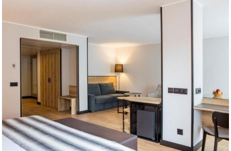 Готель Acta Art Hotel, 4★