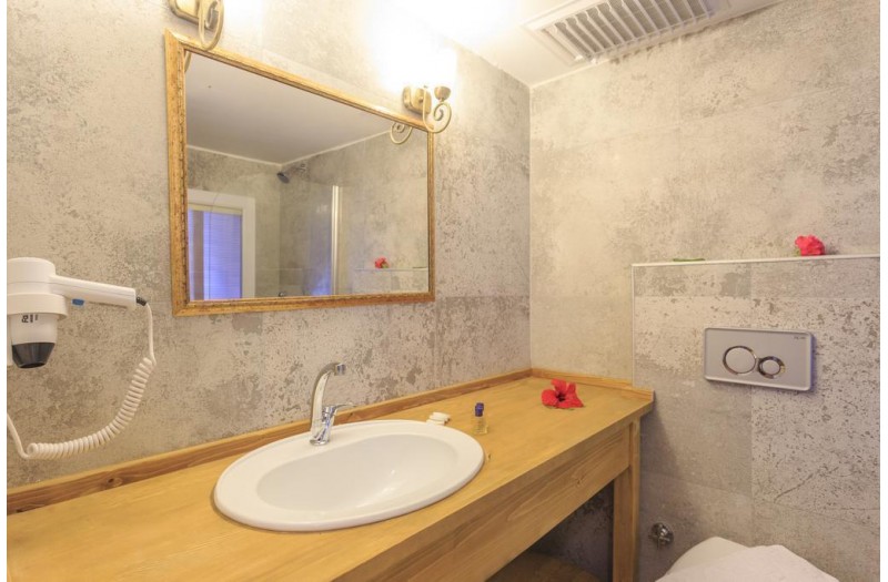 Готель Akdeniz Beach Hotel, 3★