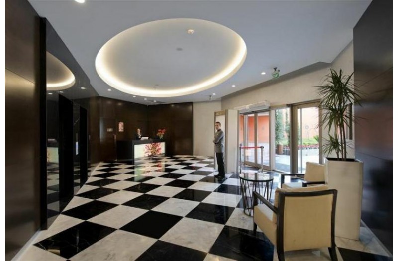 Готель Akra-V Hotel, 4★