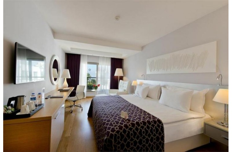 Готель Akra-V Hotel, 4★
