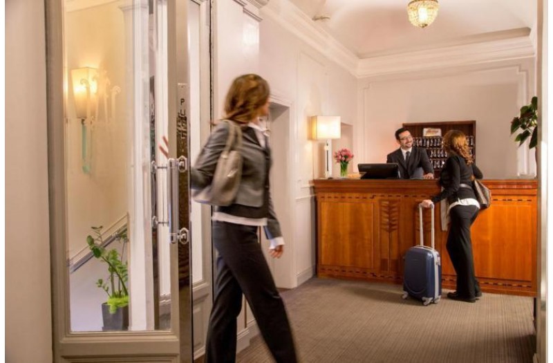 Готель Alexandra Hotel, 3★