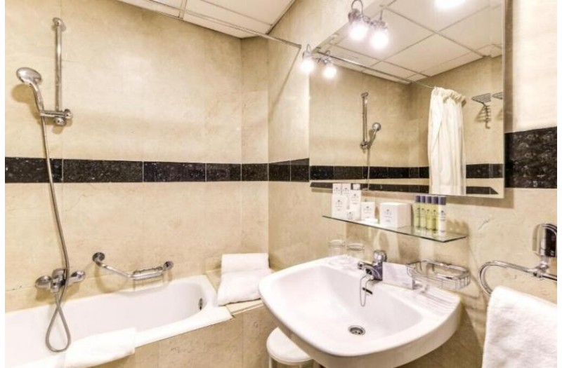 Готель Alfonso Vi, 4★