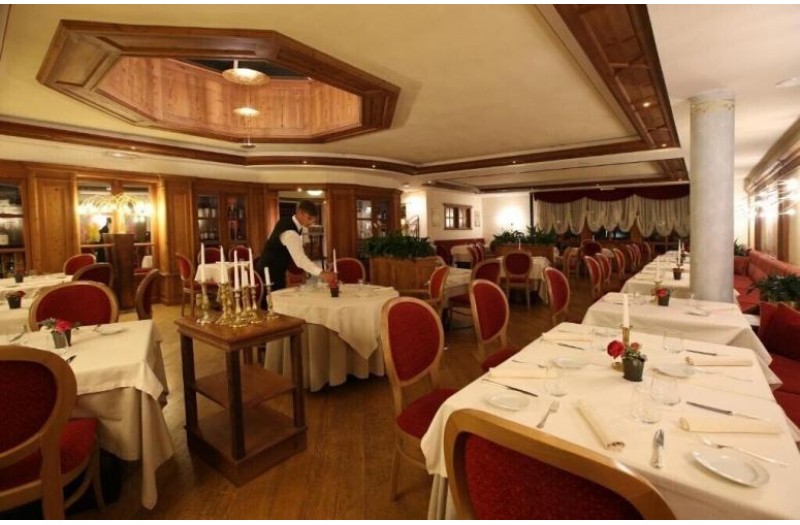 Готель Alpen Suite, 4★ Готель Alpen Suite, 4★