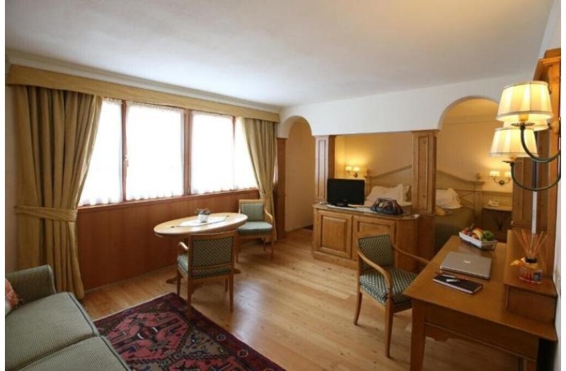 Готель Alpen Suite, 4★ Готель Alpen Suite, 4★