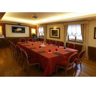 Готель Alpen Suite, 4★