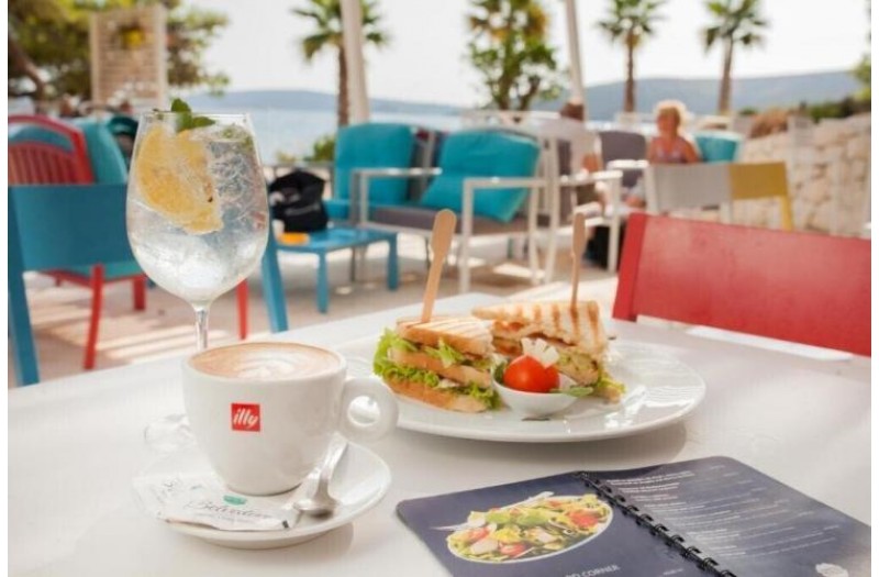 Готель Amadria Park Camping Trogir (ex. Belvedere Apartments), 3★ Готель Amadria Park Camping Trogir (ex. Belvedere Apartments), 3★