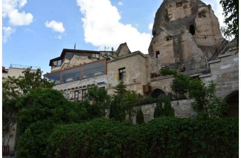 Готель Amber Cave Suites, 4★