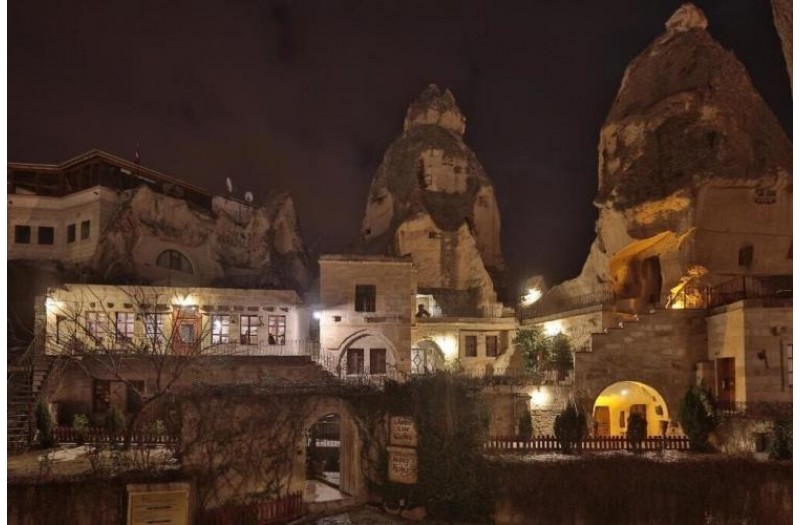 Готель Amber Cave Suites, 4★