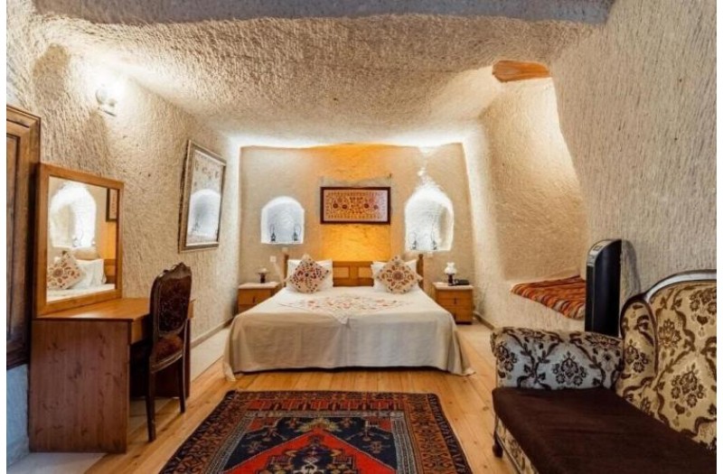 Готель Amber Cave Suites, 4★