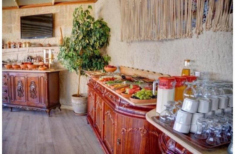 Готель Amber Cave Suites, 4★