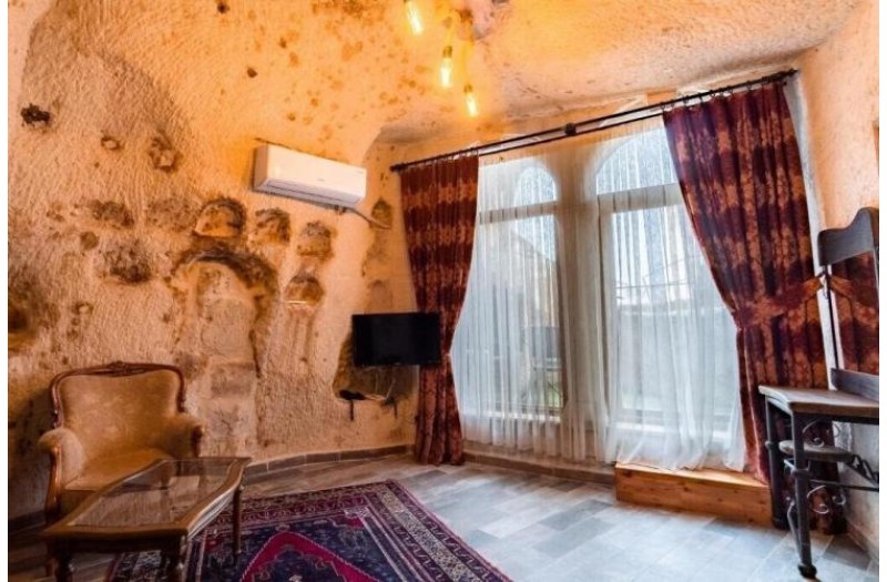 Готель Amber Cave Suites, 4★
