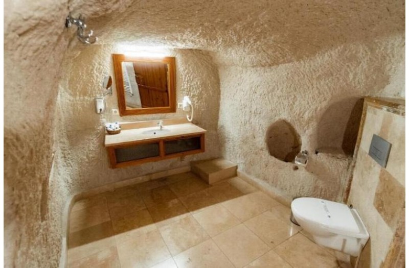 Готель Amber Cave Suites, 4★
