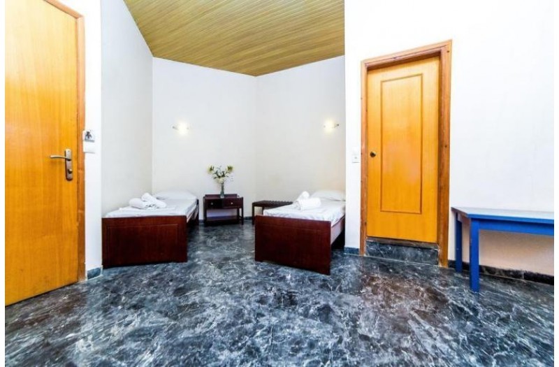Готель Ambrosia Hotel, 2★