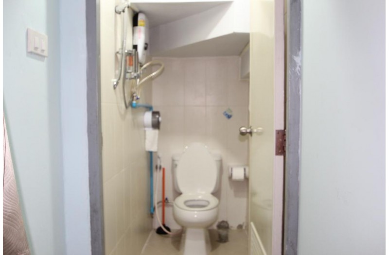 Готель Angel Service Apartment Patong Beach Hostel, 2★
