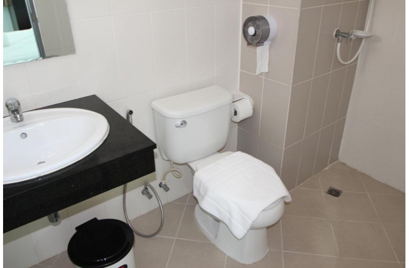Готель Angel Service Apartment Patong Beach Hostel, 2★