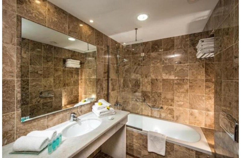 Готель Annabelle Beach Resort, 5★