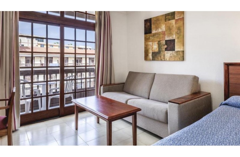 Готель Apartamentos Be Smart Florida (ex. Luabay Florida), 3★