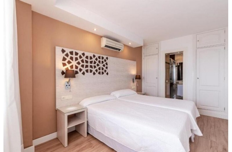 Готель Aparthotel Puerto Azul, 2★ Готель Aparthotel Puerto Azul, 2★