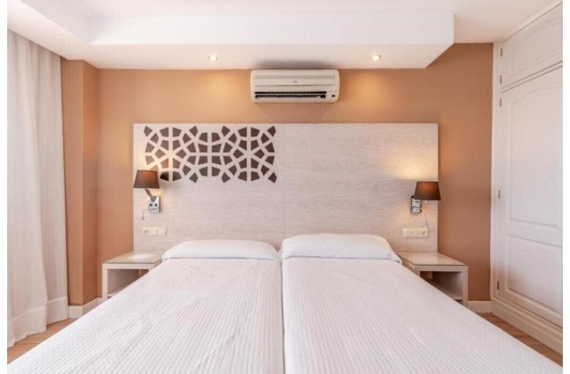 Готель Aparthotel Puerto Azul, 2★ Готель Aparthotel Puerto Azul, 2★