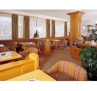 Готель Apartments Ladina, 2★