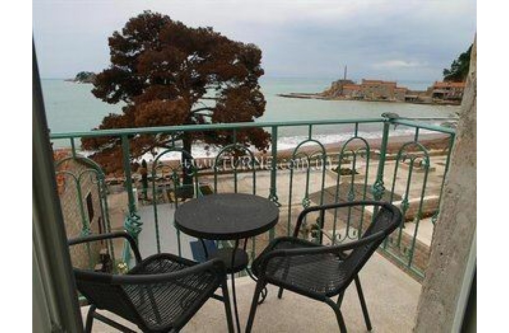 Готель Apartments Petrovac, 3★ Готель Apartments Petrovac, 3★