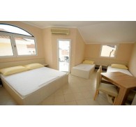 Готель Apartments Siesta, 3★