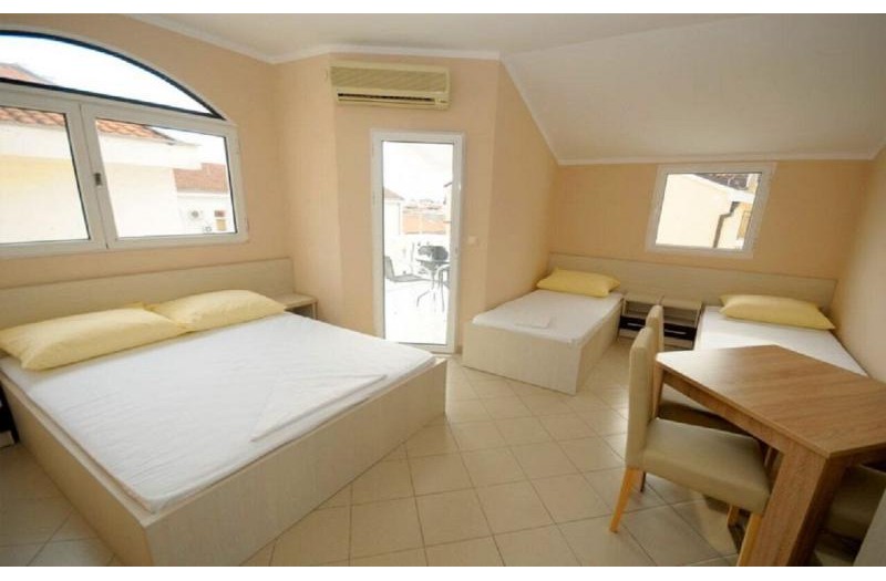 Готель Apartments Siesta, 3★ Готель Apartments Siesta, 3★