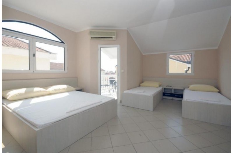 Готель Apartments Siesta, 3★ Готель Apartments Siesta, 3★