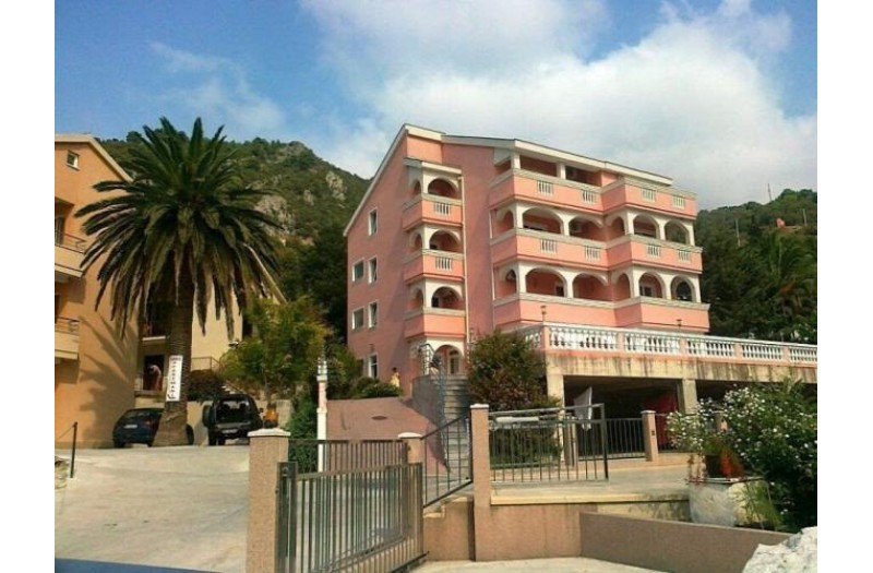 Готель Apartments Tamara, 3★ Готель Apartments Tamara, 3★