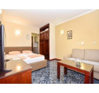 Готель Apartments Tomy, 3★