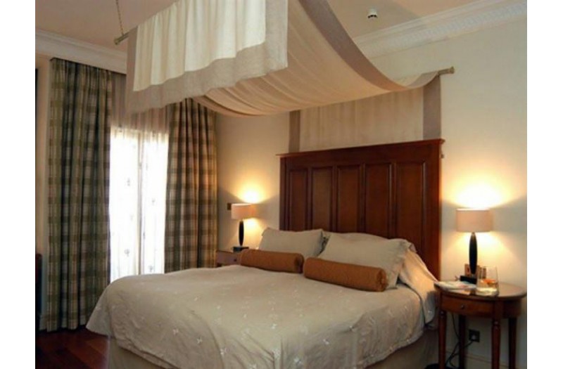 Готель Aphrodite Hills Holiday Residences, 5★ Готель Aphrodite Hills Holiday Residences, 5★