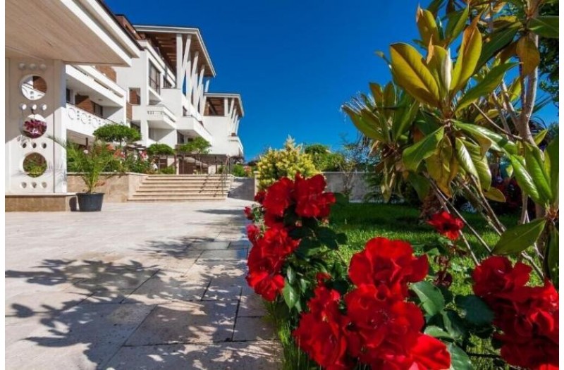 Готель Apolonia Resort, 4★