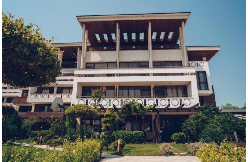 Готель Apolonia Resort, 4★