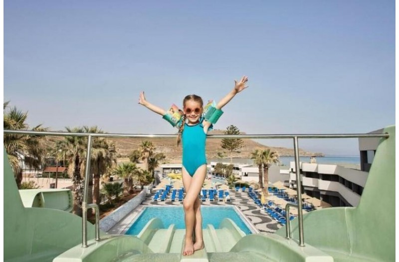 Готель Arina Beach, 4★