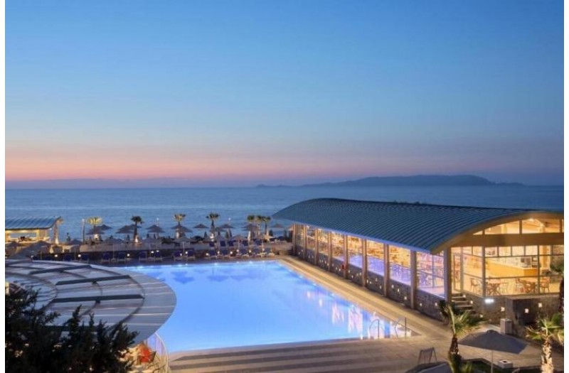 Готель Arina Beach, 4★