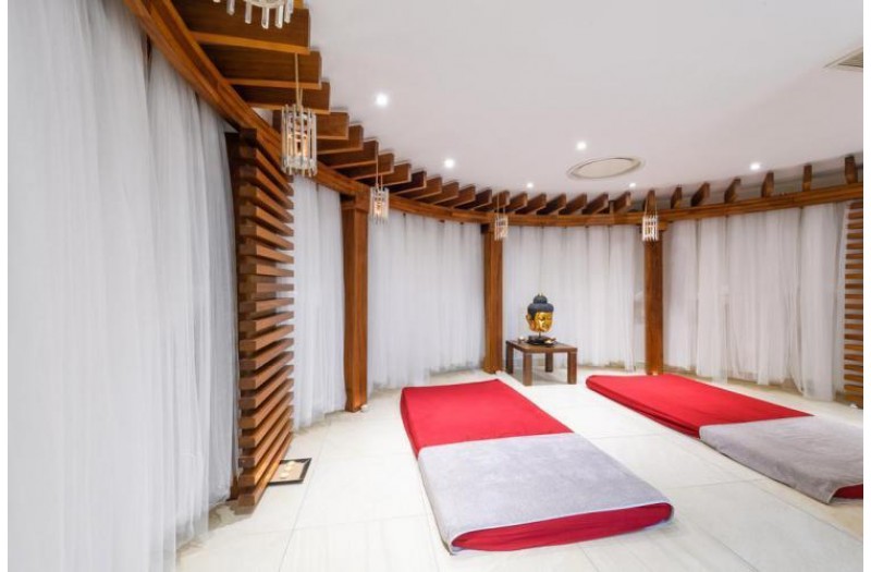 Готель Asterias Beach, 4★