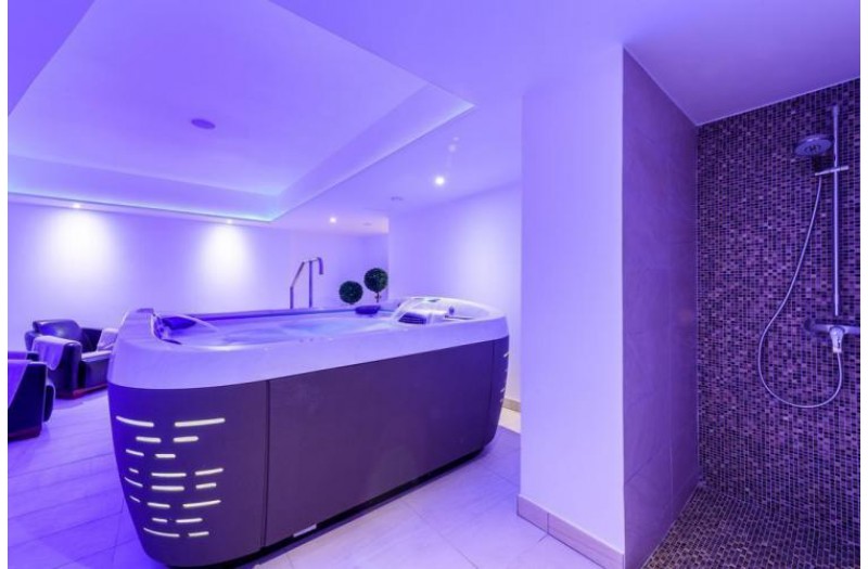 Готель Asterias Beach, 4★