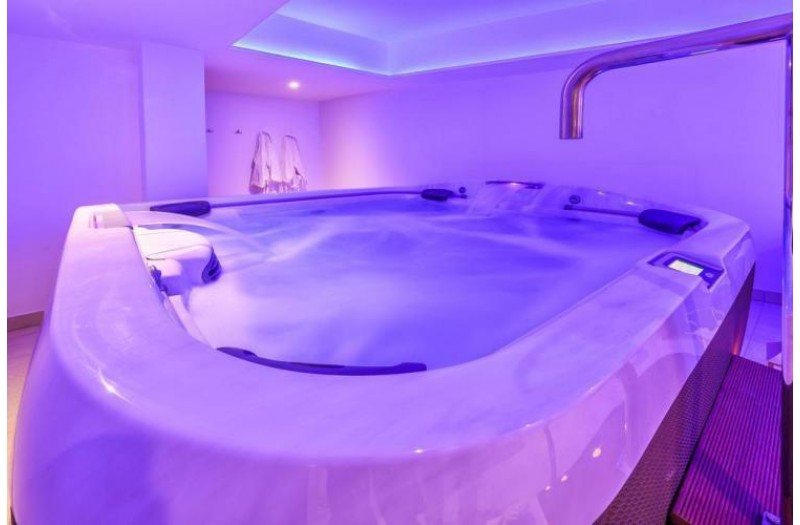 Готель Asterias Beach, 4★