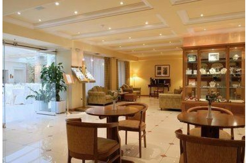 Готель Athens Atrium, 4★