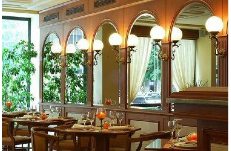 Готель Athens Atrium, 4★