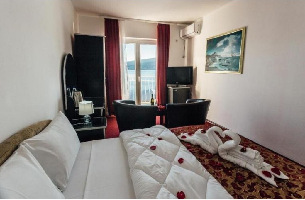 Готель Azzurro Hotel, 4★