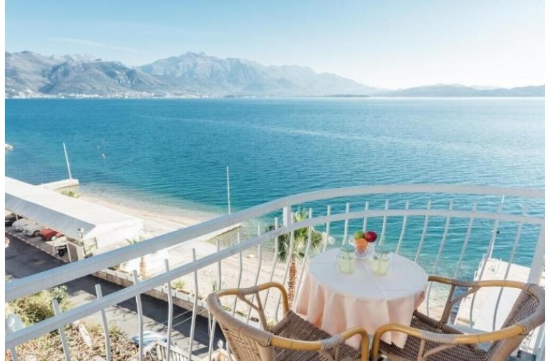 Готель Azzurro Hotel, 4★