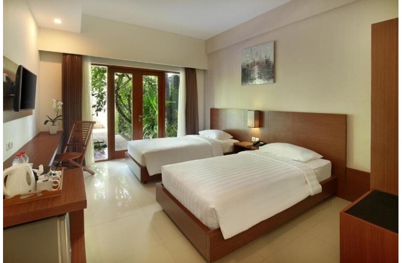 Готель Bali Chaya Legian, 3★