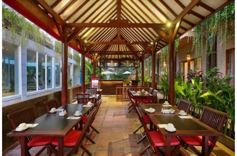 Готель Bali Chaya Legian, 3★