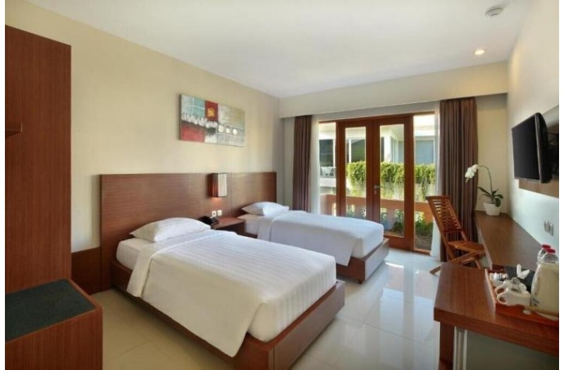 Готель Bali Chaya Legian, 3★