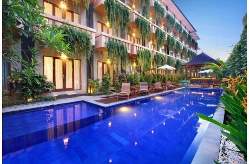 Готель Bali Chaya Legian, 3★