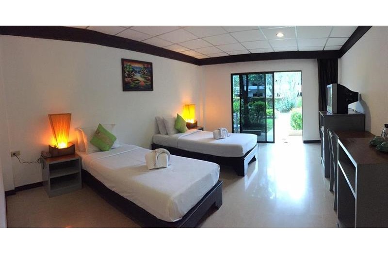 Готель Bamboo Beach Hotel & Spa, 3★