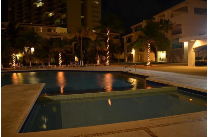 Готель Beach Scape Kin-Ha Villas & Suites, 4★ Готель Beach Scape Kin-Ha Villas & Suites, 4★