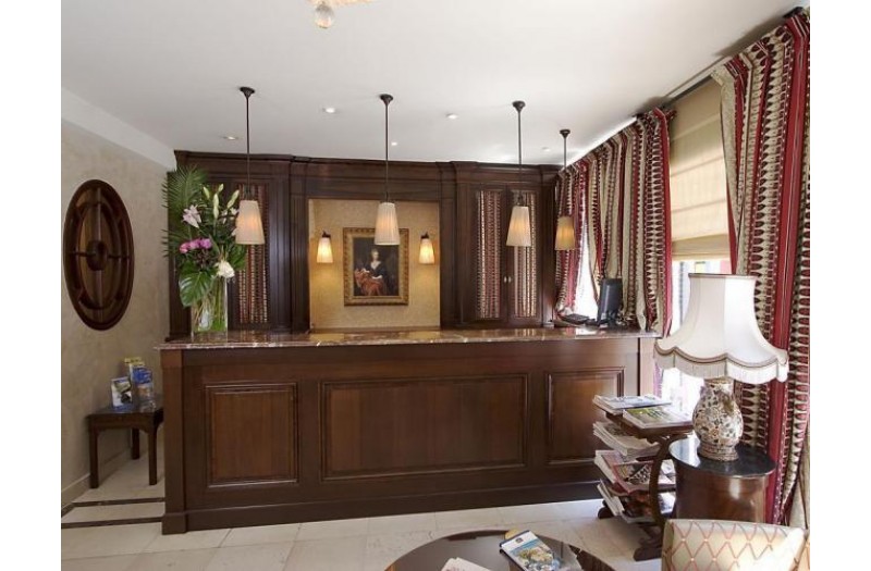 Готель Best Western Ducs De Bourgogne, 4★ Готель Best Western Ducs De Bourgogne, 4★