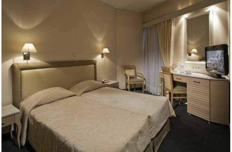 Готель Best Western Hotel Fenix, 4★ Готель Best Western Hotel Fenix, 4★